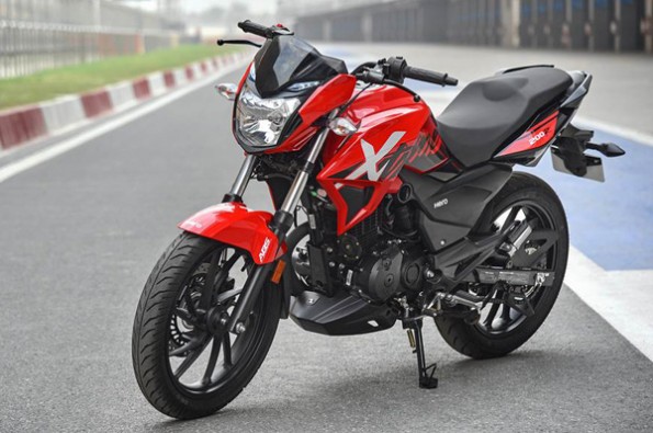 The Xtreme 200R will not turn heads.