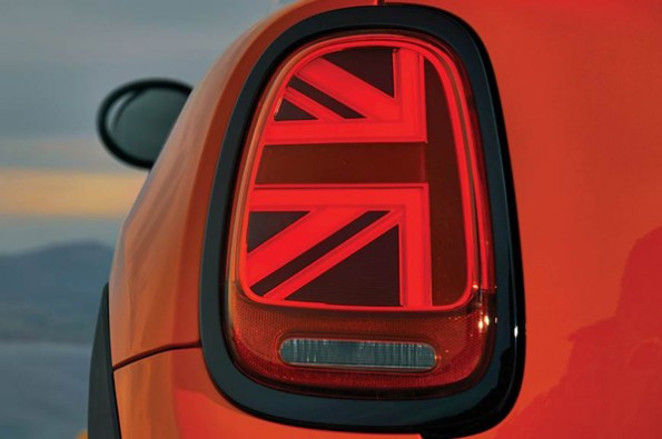 The Union Jack shaped LED tailight.