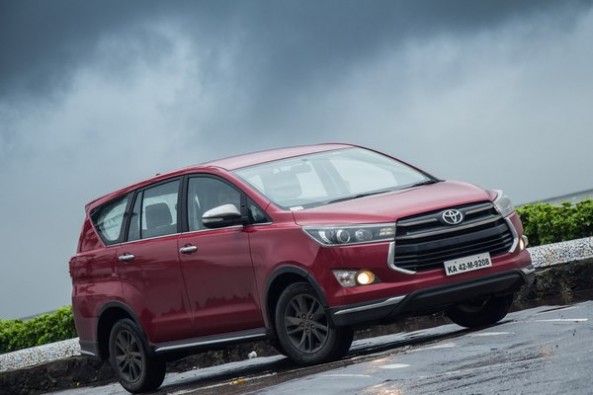 Toyota Innova Touring Sport 1