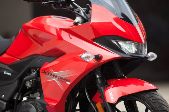 Red Color Hero Xtreme 200S Headlight