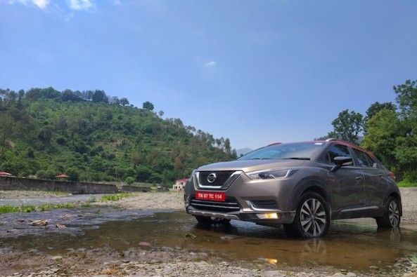 Steel Grey Nissan Kicks Front Profile