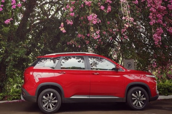 Red Color MG Hector Side Profile