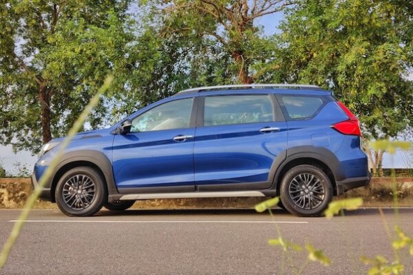 Blue Color Maruti Suzuki XL6 Side Profile
