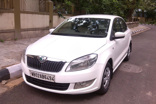 Skoda Rapid Ambition 1.6 MT 2012