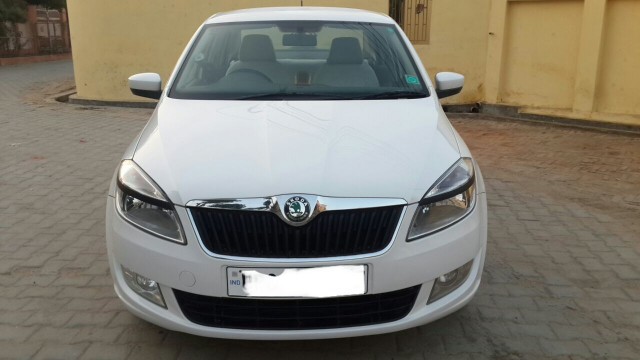 Skoda Rapid ELEGANCE 1.6 TDI MT 2013