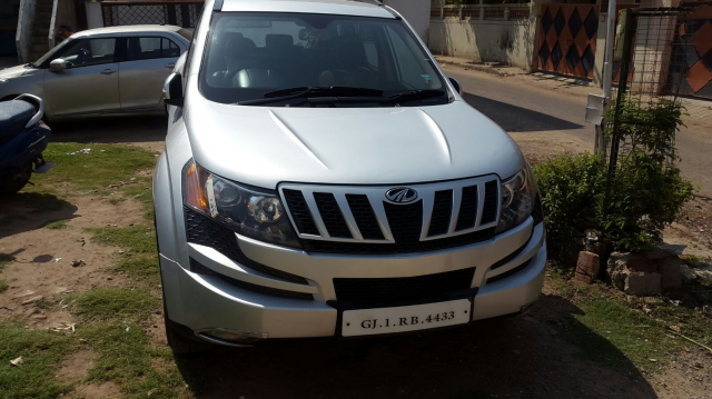 Mahindra XUV500 W8 2012
