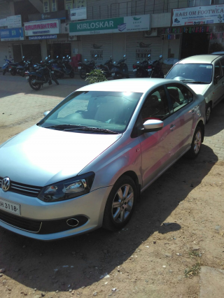 Volkswagen Vento TRENDLINE PETROL 2011