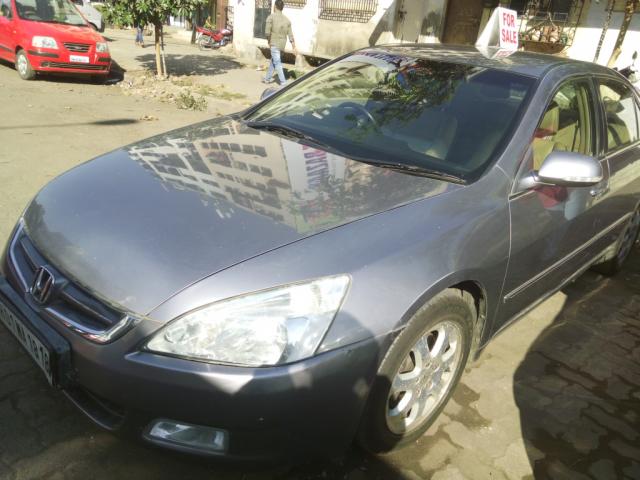 Honda Accord 3.0 V6 AT 2004