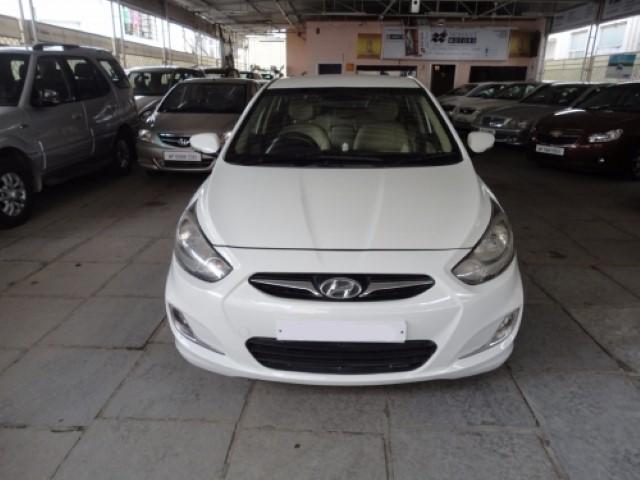 Hyundai Verna FLUIDIC 1.6 SX CRDI 2012