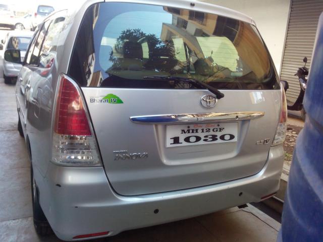 Toyota Innova 2.0 V 2010