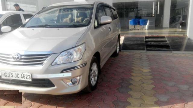 Toyota Innova 2.5 V 2013