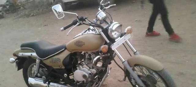 Bajaj Avenger 220cc 2013