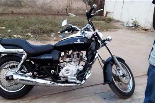 Bajaj Avenger 220cc 2016