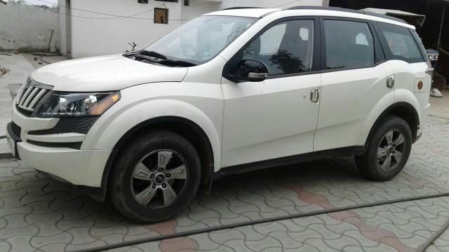 Mahindra XUV500 W6 2012