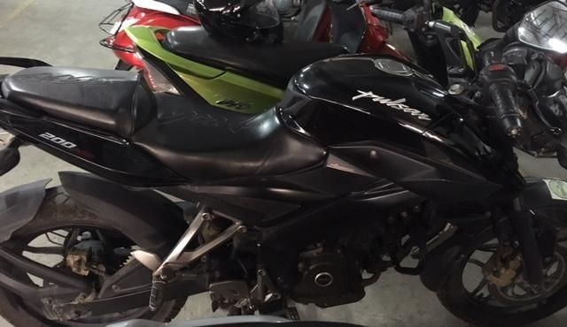 Bajaj Pulsar 200 NS 200cc 2015