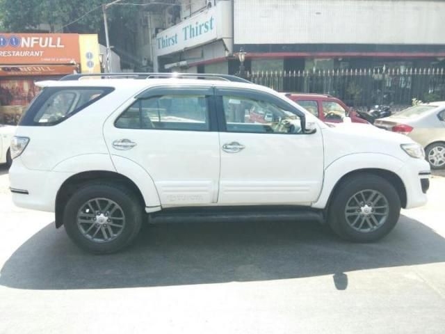 Toyota Fortuner 3.0 4X4 MT 2012