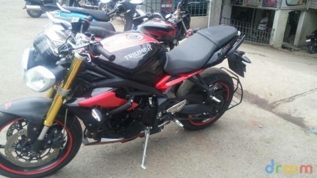 Triumph Triumph Speed Triple. 674.8cc 2015