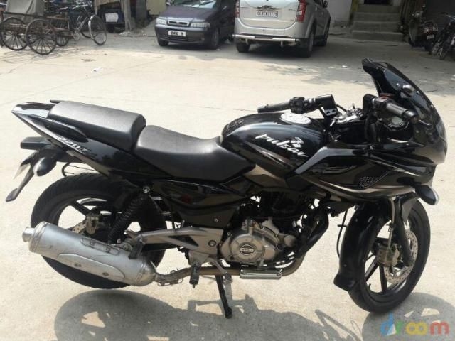 Bajaj Pulsar 220cc 2014