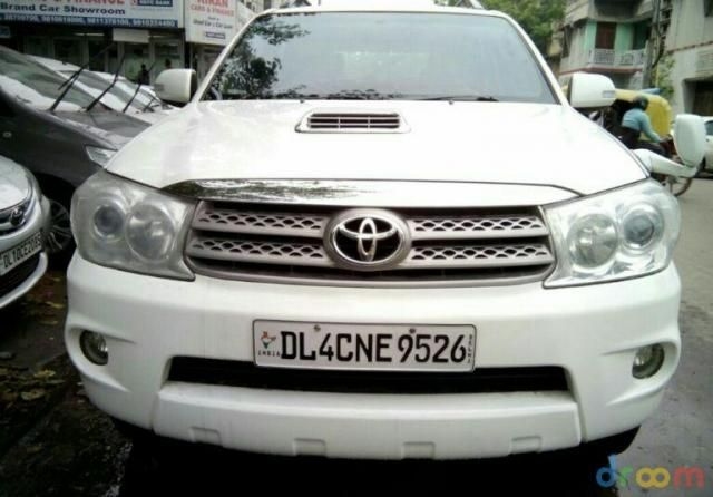 Toyota Fortuner 4x4 MT 2011