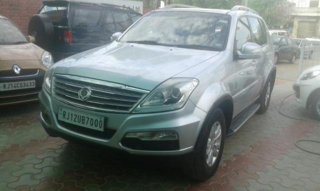 Mahindra Ssangyong Rexton RX7 2013