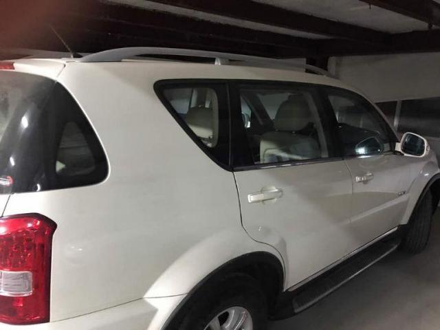 Mahindra Ssangyong Rexton RX7 2013