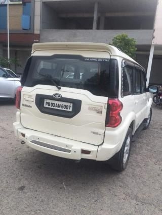 Mahindra Scorpio S10 2015