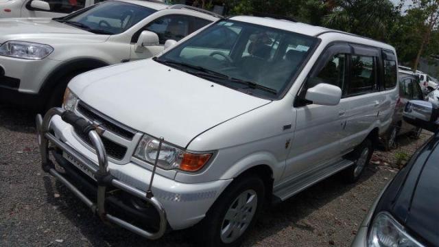 Chevrolet Tavera LS 2013