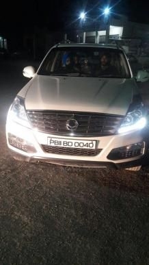 Mahindra Ssangyong Rexton RX7 2012