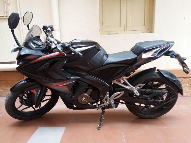 Bajaj Pulsar RS200 ABS 2015