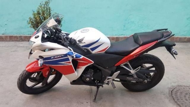 Honda CBR 250R 2015