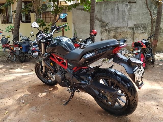 Benelli TNT 300 2016