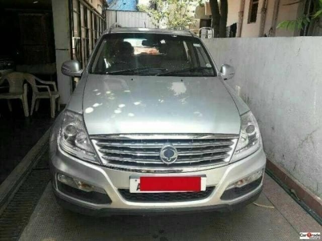 Mahindra Ssangyong Rexton RX7 2013