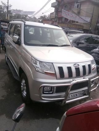 Mahindra TUV300 T8 2016