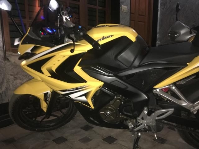 Bajaj Pulsar RS200 ABS 2016