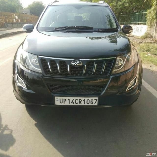 Mahindra XUV500 W10 2015