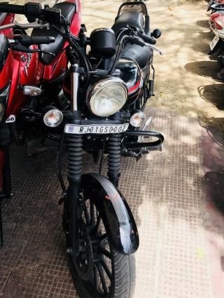 Bajaj Avenger Street 220 2016