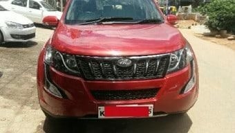 Mahindra XUV500 W10 2016