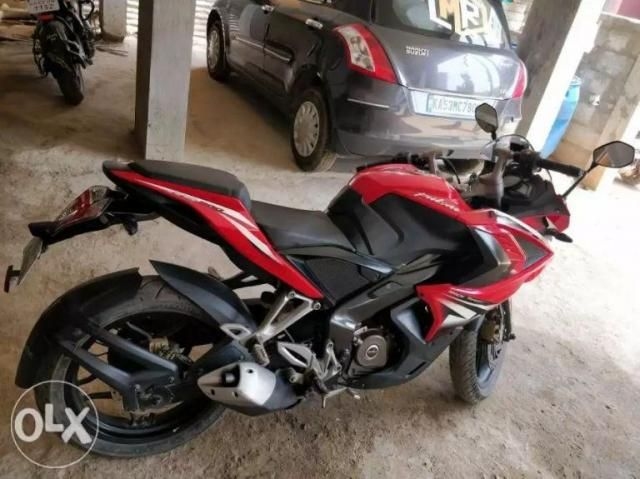 Bajaj Pulsar RS200 2015