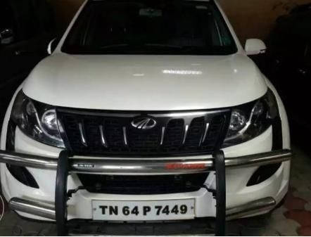 Mahindra XUV500 W6 2017