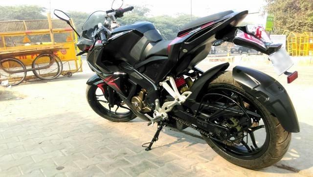 Bajaj Pulsar RS200 2015