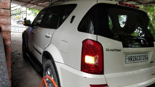 Mahindra Ssangyong Rexton RX7 2013