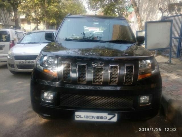 Mahindra TUV300 T10 2018