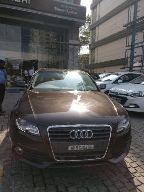 Audi A4 2.0 TDI premium 2011