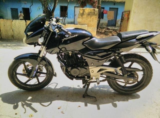 Bajaj Pulsar 220cc 2013