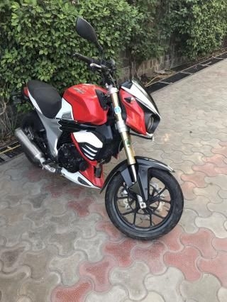 Mahindra Mojo 300cc 2016