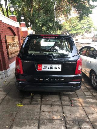 Mahindra Ssangyong Rexton RX7 2015