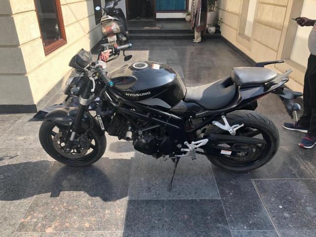 Hyosung GT 650N 2015
