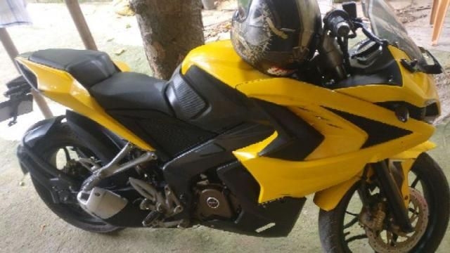 Bajaj Pulsar RS200 2015