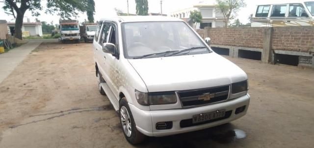 Chevrolet Tavera LS 2.5 2010