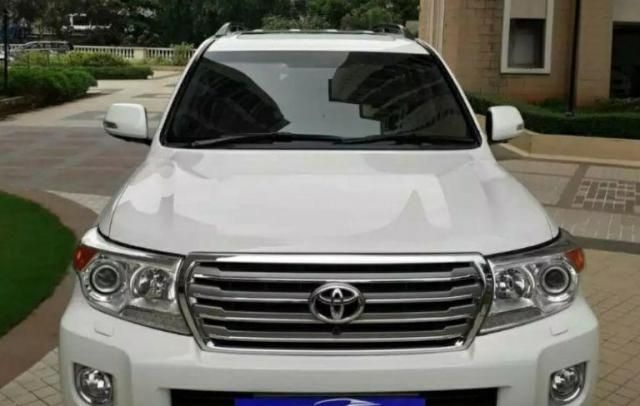 Toyota Land Cruiser LC200 VX 2012